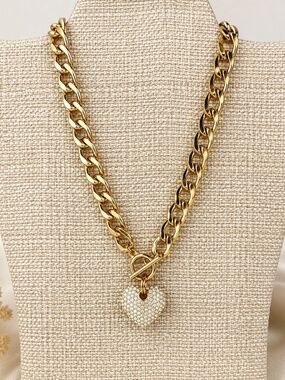 Gold Chunky Chain Heart Charm Necklace Toggle Clasp Statement Necklace NWT